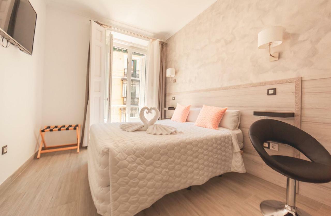 Hostal Pio Centro Madrid Exterior photo