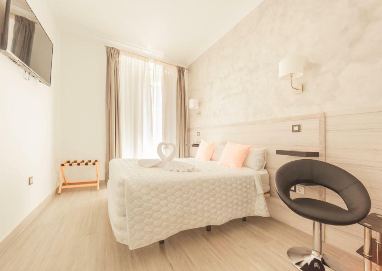 Hostal Pio Centro Madrid Exterior photo